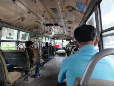 タイのバス