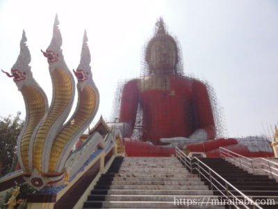ワットムアンの巨大仏像