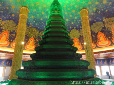 ワットパクナムの緑仏塔