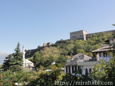 ジロカストラ城の要塞